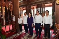 PHÓ CHỦ TỊCH NƯỚC VÕ THỊ ÁNH XUÂN DÂNG HƯƠNG TẠI KHU DI TÍCH QUỐC GIA ĐẶC BIỆT TÂN TRÀO