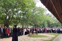 ĐOÀN ĐẠI BIỂU ĐIỂN HÌNH TIÊN TIẾN VÙNG ĐỒNG BÀO DÂN TỘC THIỂU SỐ TỈNH TUYÊN QUANG DÂNG HƯƠNG TẠI KHU DI TÍCH QUỐC GIA ĐẶC BIỆT TÂN TRÀO